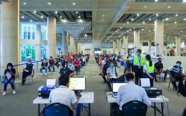 Bandara Ngurah Rai Lakukan Vaksinasi ke 5.600 Petugas 