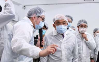 Perdana Menteri Taiwan Disuntik Vaksin AstraZeneca, Begini Reaksinya