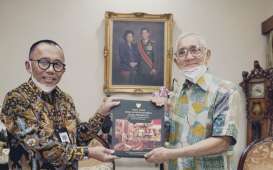 Try Sutrisno dan Hamzah Haz Hibahkan Koleksi Pribadi ke Museum Balai Kirti