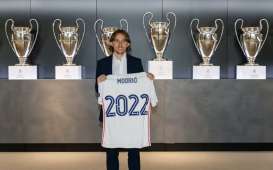 Real Madrid Perpanjang Kontrak Gelandang Luka Modric