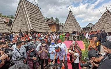 Menparekraf Promosikan Kompleks Rumah Adat Uma Lengge di Bima