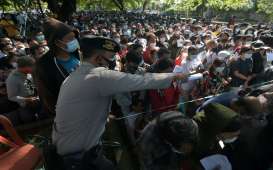 Bali Gulirkan Vaksinasi Berbasis Banjar, Kejar Target 50.000 Orang per Hari