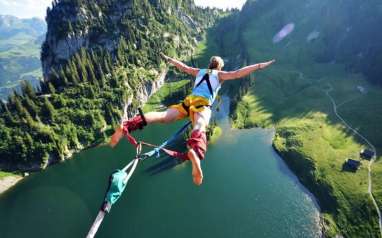 5 Tempat Bungee Jumping Tertinggi di Dunia, Berani Coba?