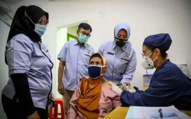 Vaksinasi di Jateng, 1,2 Juta Warga Belum Tercakup akibat Komorbid
