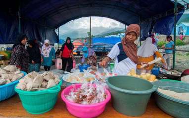 PKR Salurkan Donasi di Lumajang Bantu Korban Erupsi Gunung Semeru