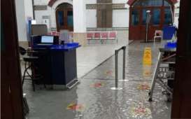 Diguyur Hujan Lebat, Sejumlah Ruas Jalan Kota Semarang Banjir Saat Malam Pergantian Tahun Baru