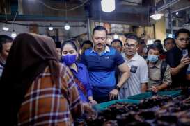 Kunjungi Pusat Pasar Kota Medan, AHY Beli Ikan Teri dan Oleh-oleh Khas Sumut