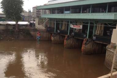 Waspada Banjir! Tinggi Muka Air Pos Angke Hulu 260 Cm, Status Siaga 2