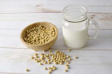 Kandungan dan 9 Manfaat Susu Kedelai Bagi Kesehatan Tubuh
