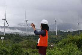 ENERGI BARU TERBARUKAN : Aral Menambal Listrik Nasional
