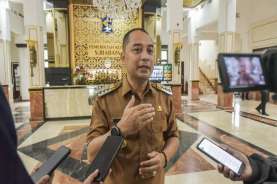 Wali Kota Eri Pastikan Durasi Layanan Perizinan di Surabaya Maksimal 7 Hari