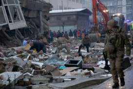 Gempa Turki: 912 Orang Tewas, 500 WNI Terdampak