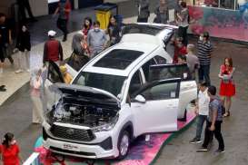 Mobil Listrik : TAM Banjir Permintaan Innova Hybrid