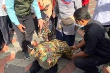 Mensos Risma Lakukan Ini setelah Sujud Nangis, Guru SLB: Pencitraan