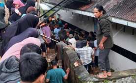Bencana Tanah Longsor di Agam Sumatera Barat, 2 Warga Tertimbun Longsor