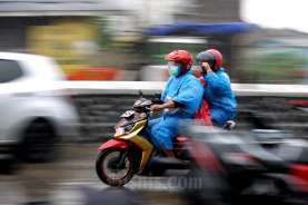 Cuaca Jakarta 29 Maret, Hujan Disertai Petir dan Angin Kencang