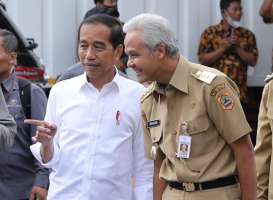 Momen Kompak Ganjar dan Jokowi Saat Sidak Pasar di Solo