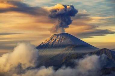 Aktivitas Gunung Semeru Jadi Perhatian Angkutan Lebaran