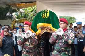 Bambang Sukmonohadi, Jenazah Ayah Mertua Puan Maharani Dimakamkan di TPU Tanah Kusir