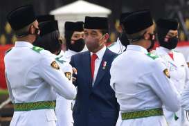 Jokowi Lantik 833 Perwira TNI-Polri di Istana Merdeka