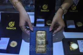Harga Emas di Pegadaian Hari Ini, Antam Mandek & UBS Turun