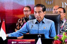 Viral Presiden Jokowi Dilempar Sandal dan Air oleh Emak-emak di Medan
