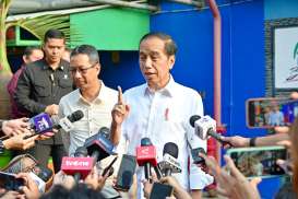 Jokowi Tinjau Pasar Jatinegara, Sebut Harga Beras Mulai Turun Dalam 2-3 Minggu