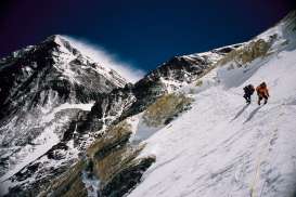 15 Gunung Tertinggi di Dunia dan Lokasinya, Everest Paling Tinggi