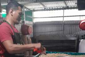 Harga Kedelai Rp13.000 per Kg, Perajin Tempe Palembang Bersiasat