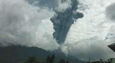 Gunung Marapi Sumbar Meletus, Terdengar Ledakan hingga Getaran