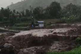6 Jembatan Putus Total Akibat Banjir Bandang di Surian Solok