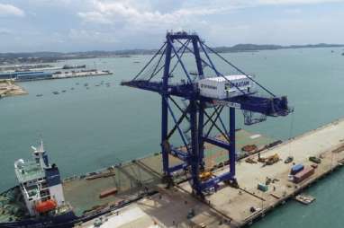 STS Crane Pangkas Dwelling Time di Pelabuhan Batuampar Hingga 81%