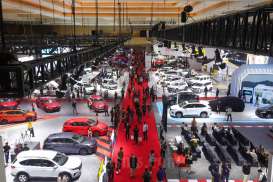 Penjualan Mobil dan Motor Kompak Lesu awal 2024