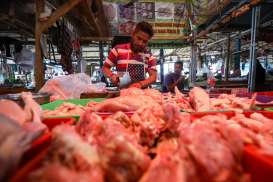 Harga Pangan Jelang Lebaran: Bawang & Daging Ayam Meroket, Beras Masih Mahal