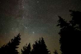 Ada Hujan Meteor Lyrid Mulai Besok 15 April, Puncaknya Capai 100 meteor Per jam