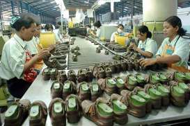 Pabrik Sepatu Berguguran, Mendung Industri Alas Kaki Belum Sirna