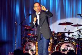 Komedian Jerry Seinfeld Hadapi Walkout hingga Pengibaran Bendera Palestina