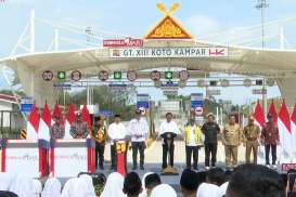 Hubungkan Riau-Sumbar, Jokowi Resmikan Jalan Tol Bangkinang-XIII Koto Kampar