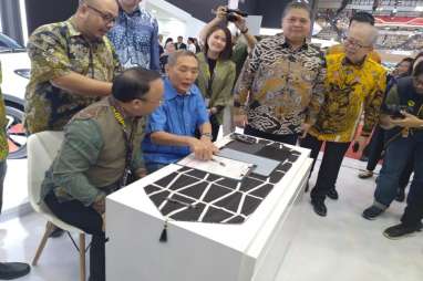 Lagi, Bos CMNP Jusuf Hamka Boyong 100 Mobil Listrik Wuling di GIIAS 2024