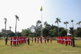 DPR Minta Paskibraka Tidak Lepas Jilbab Saat Pengibaran Bendera Pusaka