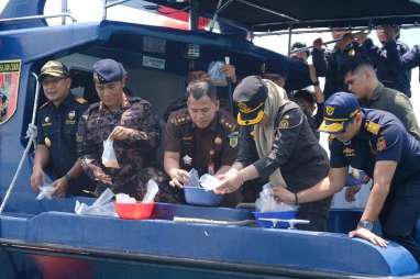 Bea Cukai Gagalkan Penyelundupan Ratusan Ribu Benih Lobster di Karimun