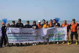 KITB dan Tenant Bersihkan Pantai Jodo Batang