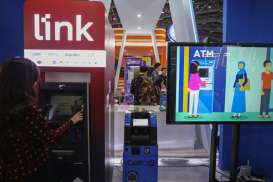 Transaksi Digital Meningkat Tajam, Penggunaan Kartu ATM Menurun pada Agustus 2024