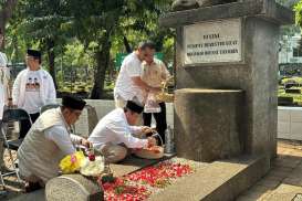 Kampanye Perdana, Ridwan Kamil-Suswono Ziarah ke Makam Tokoh Pahlawan dan Betawi