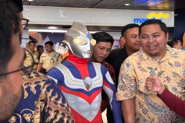 Ada Ultraman di Pelantikan Anggota DPR, Ternyata Ini Sosoknya