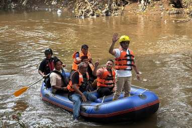 RK Susuri Ciliwung, Bahas Implementasi Transportasi Sungai