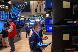 Wall Street Tergelincir Usai Rilis Data Infasi AS