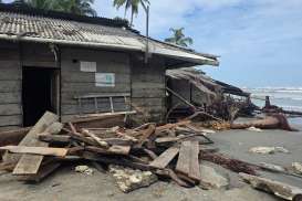 Mencekam, Banjir Rob Hantam Rumah Warga di Mentawai