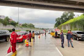 Tembok Pembatas Jalan Tol Serpong-Cinere Ambrol, Imbas Hujan Deras