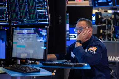 Wall Street Merah, Dow Jones Turun 257 Poin Jelang Pilpres AS